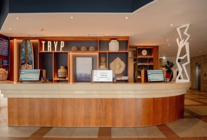 TRYP LISBON CAPARICA MAR  HOTEL