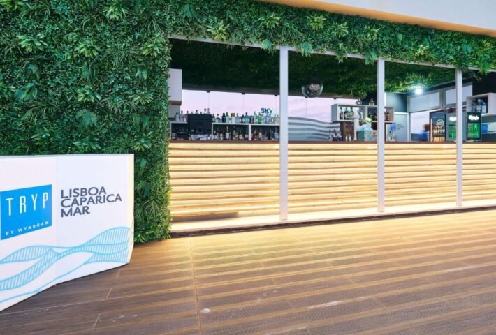 TRYP LISBON CAPARICA MAR  HOTEL