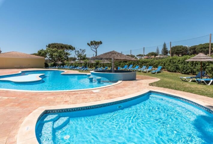 BROWNS SPORTS RESORT