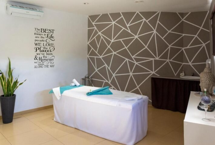 BROWNS SPORTS RESORT